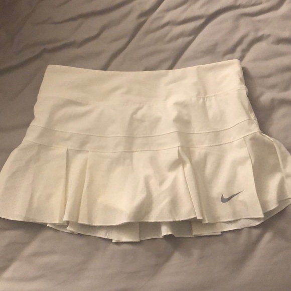 Nike Dresses & Skirts - Nike tennis skort